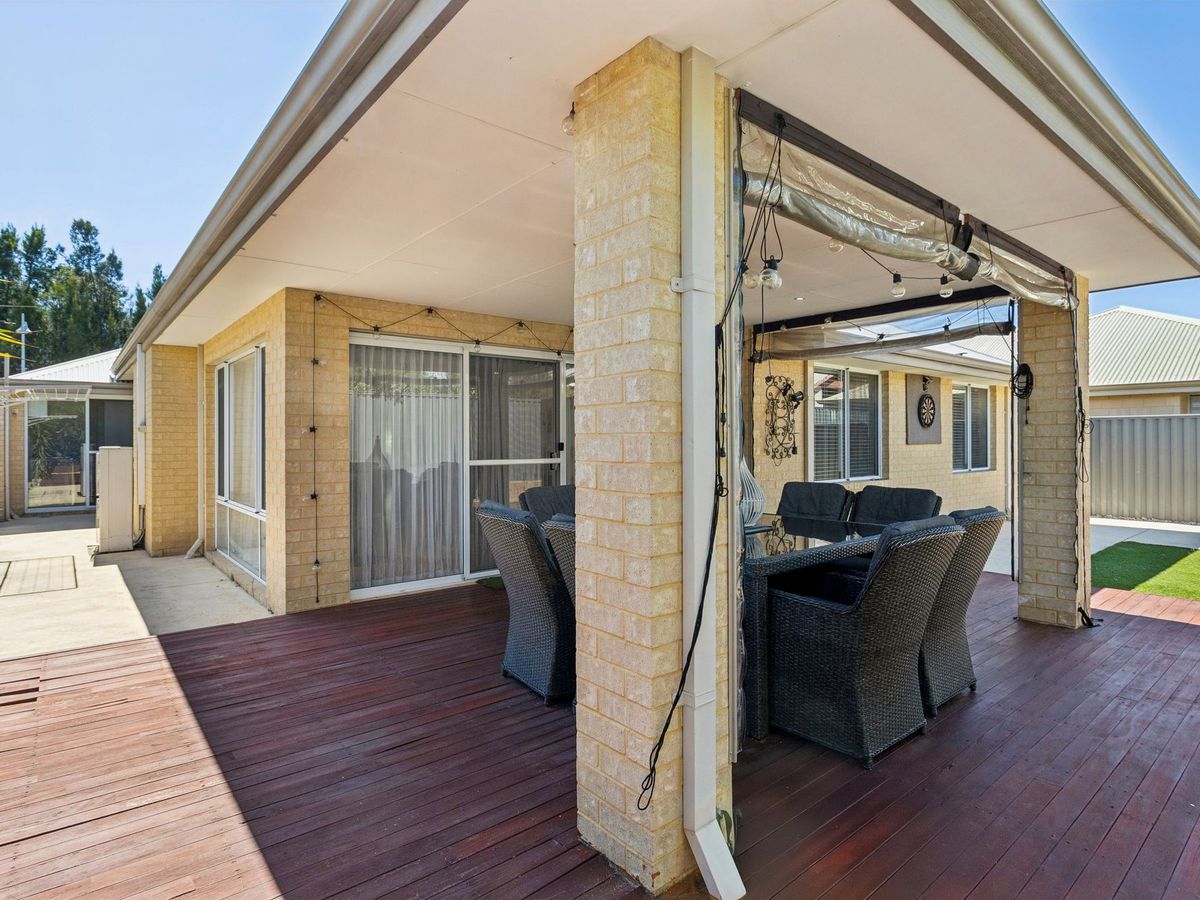 15 Palomino Promenade, The Vines