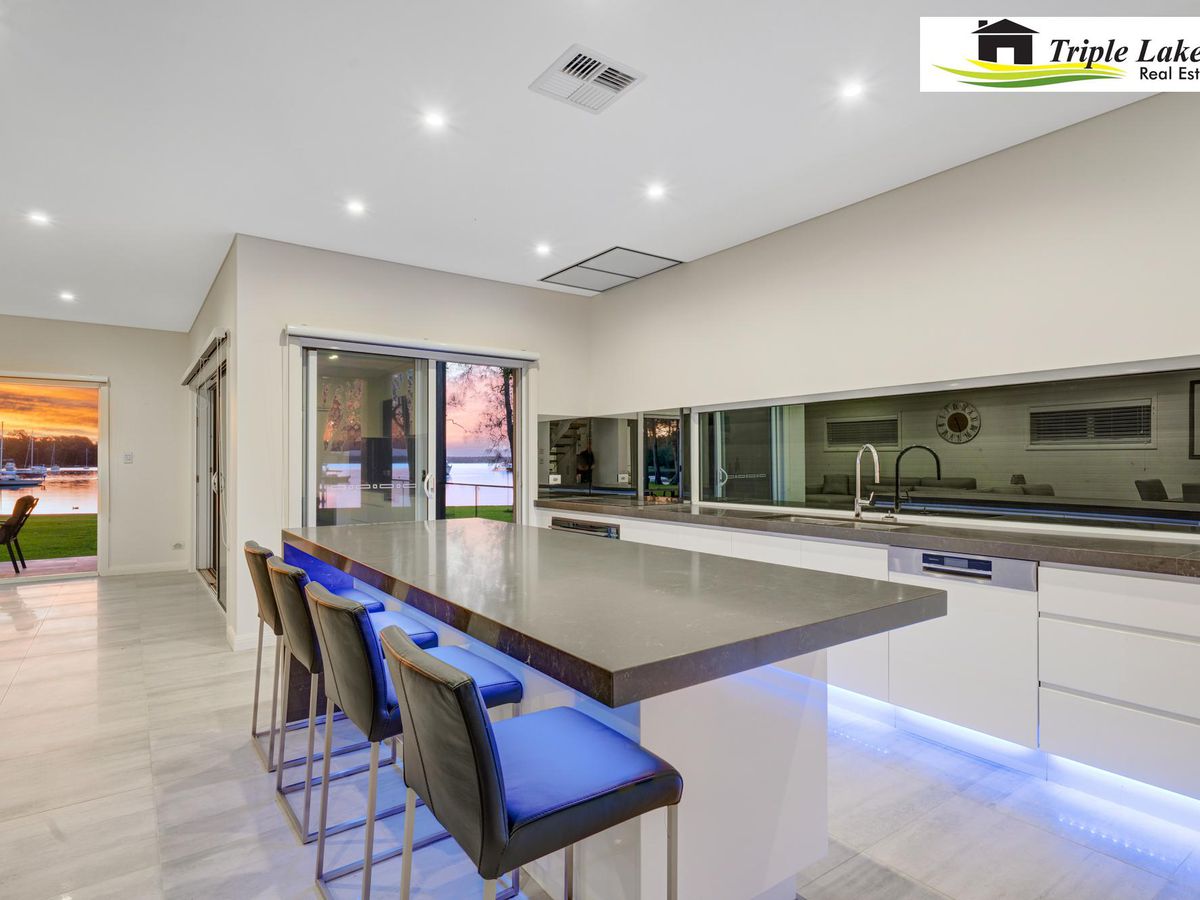 12 Gordon Avenue, Summerland Point