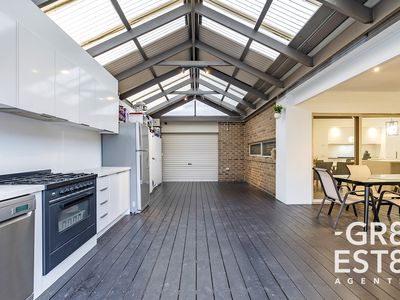 8 Kemsley Green, Cranbourne East