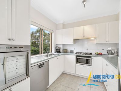 8 / 1 Blackwall Point Road, Abbotsford