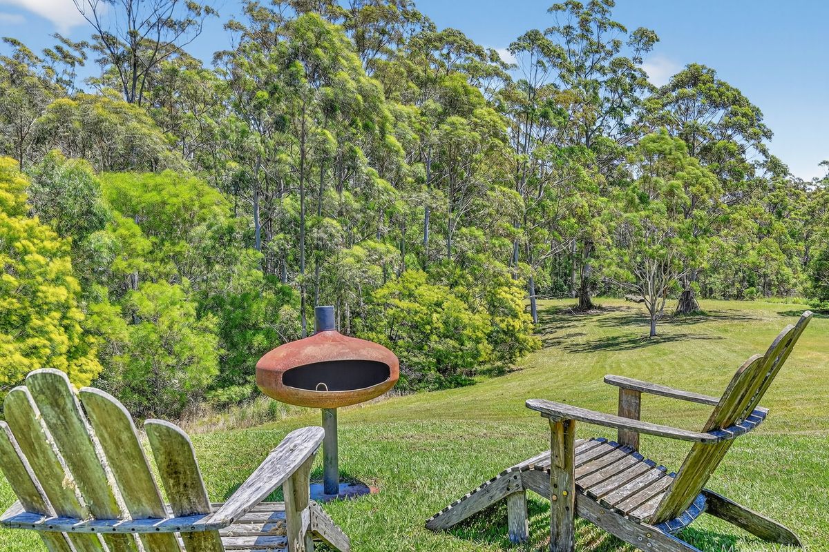 322 Hubbards Road North, Topi Topi