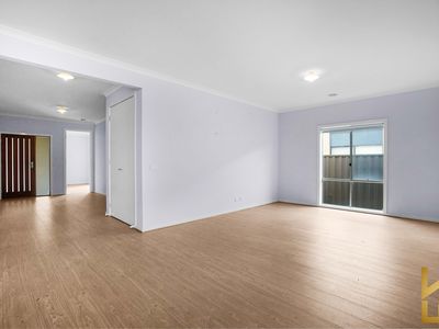22 Bregman Esplanade, Manor Lakes