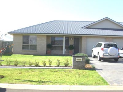 8A Arthur Summons Street, Dubbo