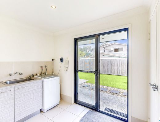 Immaculate Home with Side Access & Short Walk to Town image 18