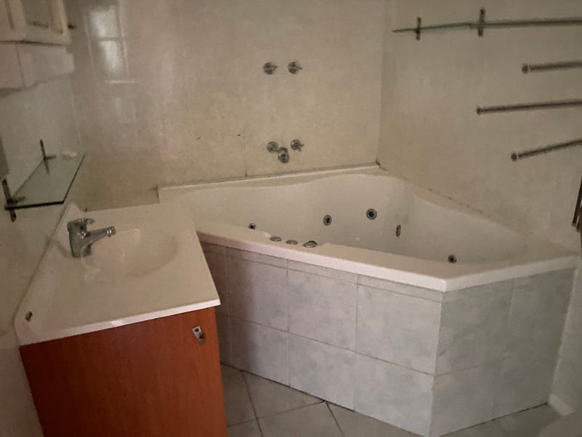 1 / 11 Karoomba Avenue, Herne Hill