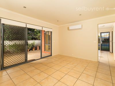 33 CUMMINGS STREET, Wodonga