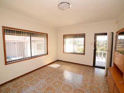 32 Trevor Avenue, Lake Heights