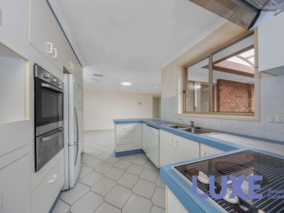 42 Woodfull Loop, Gordon