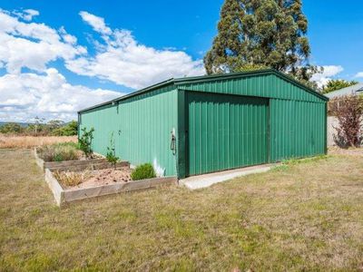 33 Smith Street, Macedon
