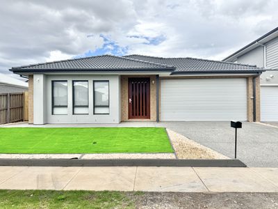 3 Farmingdale Street, Manor Lakes