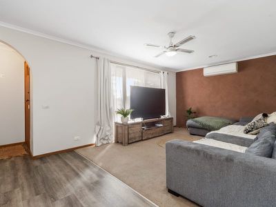 4 Orsett Court, Carrum Downs