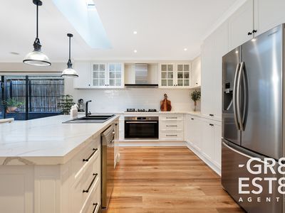 10 REDLEAF CLOSE, Hampton Park