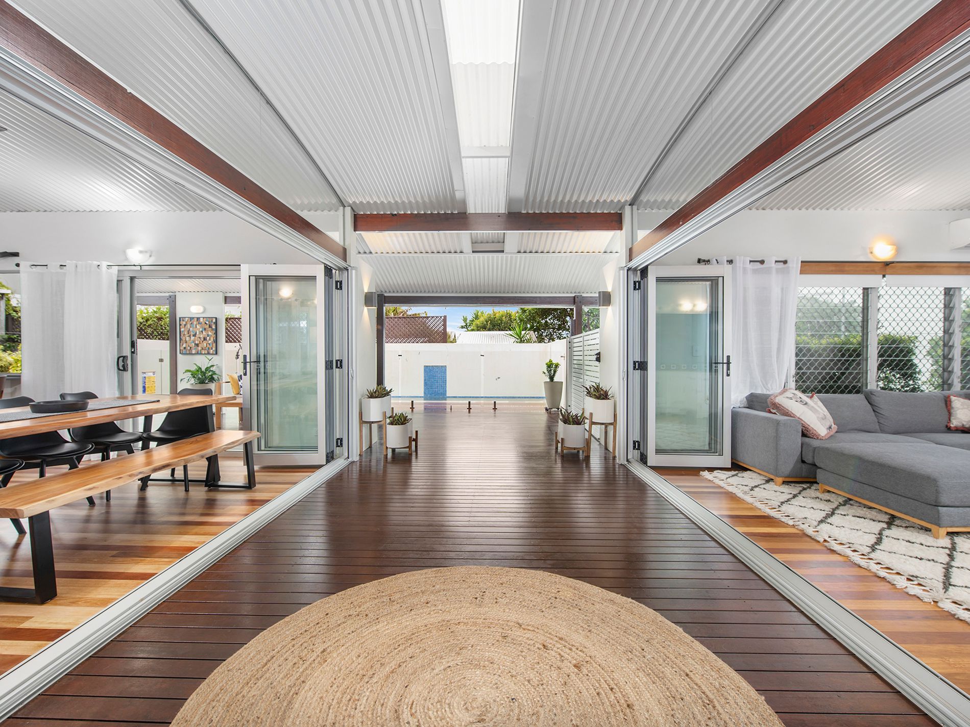 702 Casuarina Way, Casuarina