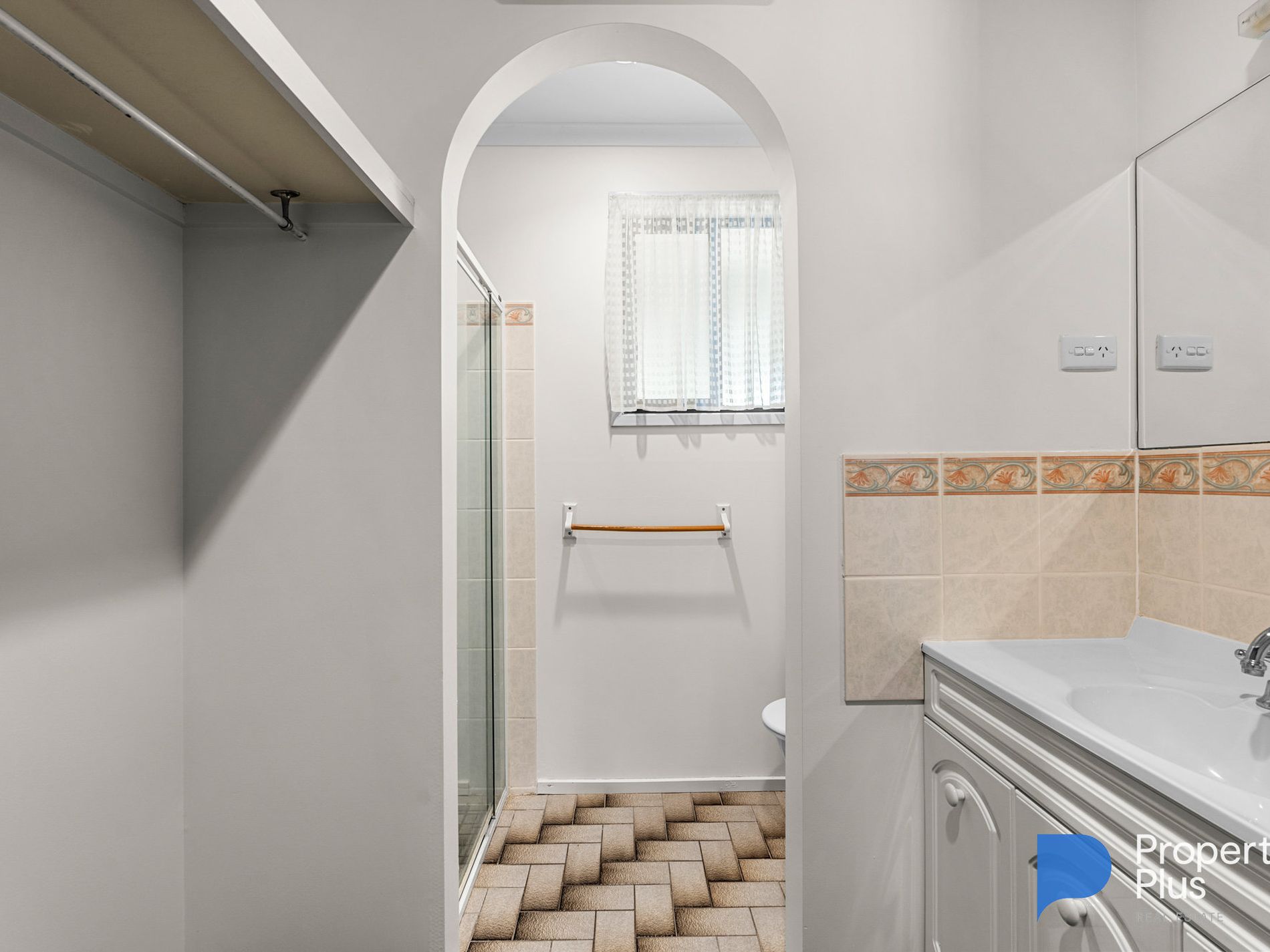 25 Deakin Drive, Flora Hill