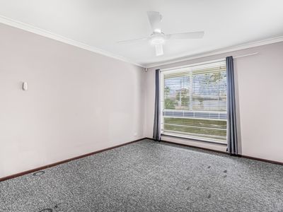 12b Seabrooke Avenue, Rockingham