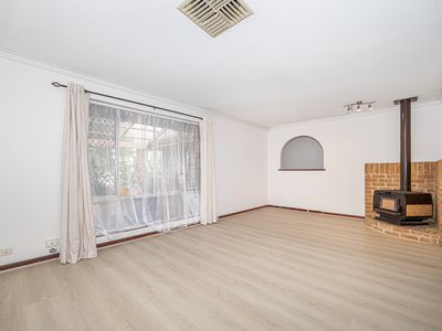 82 Lyrebird Way, Thornlie