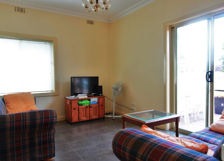 1235 North Road, Oakleigh