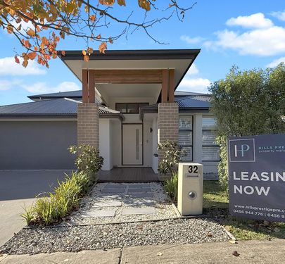 32 Triumph Road, Gables