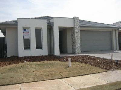 23 Edmondshaw Drive, Deer Park