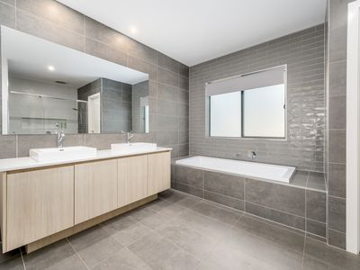 100 Sanctuary Drive, Kialla