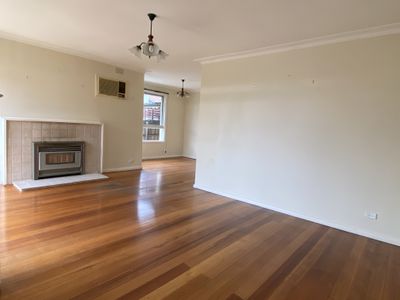 16 Woodhouse Grove, Box Hill North