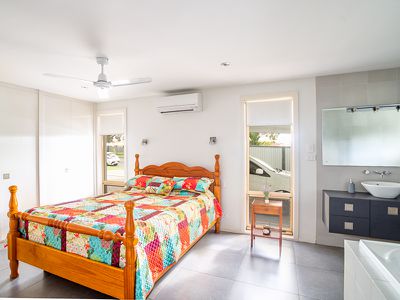 679 Boat Harbour Drive, Urangan