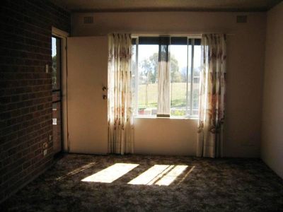 2 / 2 Denison Avenue, Barrack Heights