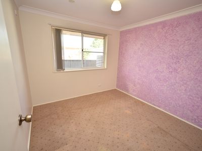 5 Ebelina Crescent, Parkes