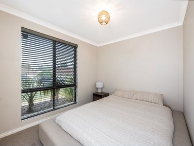 5 Cherbourg Grove, Port Kennedy