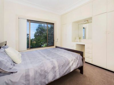 374 Northcliffe Drive, Lake Heights