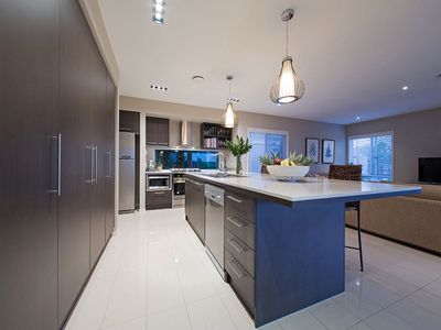 72 Rowland Ave, Wakerley