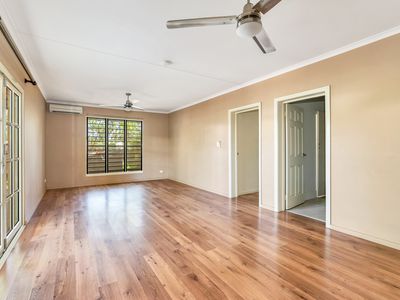 82 James Circuit, Woodroffe