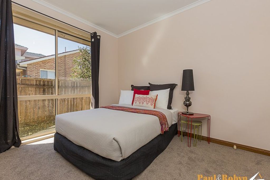 18 Elm Way, Jerrabomberra