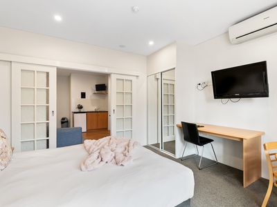 601 / 12 Victoria Avenue, Perth