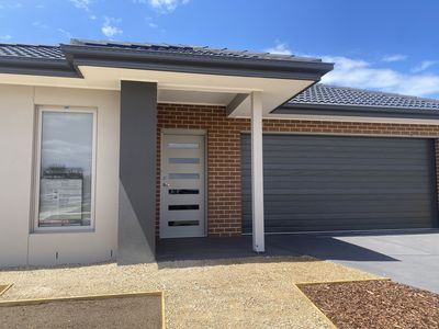 1 Shanti Circuit, Werribee
