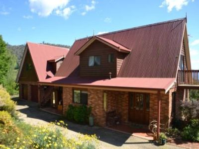 101 Glenbourn Drive , Tawonga South