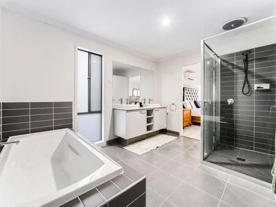 60 Ferrari Drive, Cranbourne East