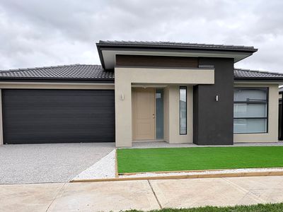 27 Kutjera Street, Manor Lakes