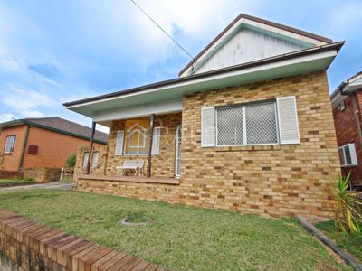 8 The Boulevarde, Lakemba