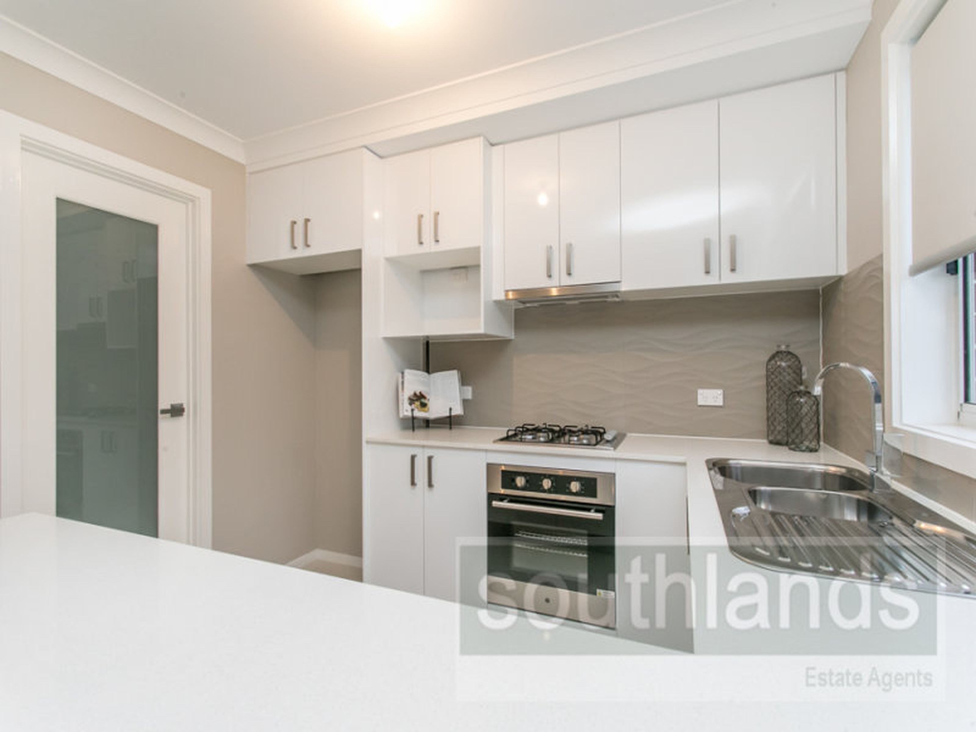 12 Cooee Ave, GLENMORE PARK