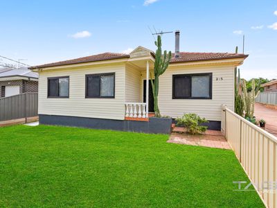 1 / 215 Carpenter Street, St Marys