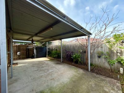 1 / 6 Harness Court, Truganina