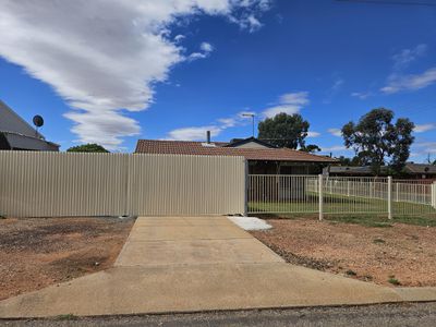 2A Kirwan Court, Hannans