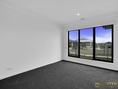 43 Woolspinner Crescent, Wyndham Vale