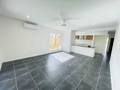 19 Roxby Place, Lilywood