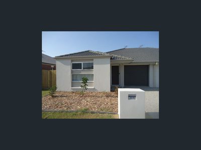1 & 2 / 22 Neitz Street, Morayfield
