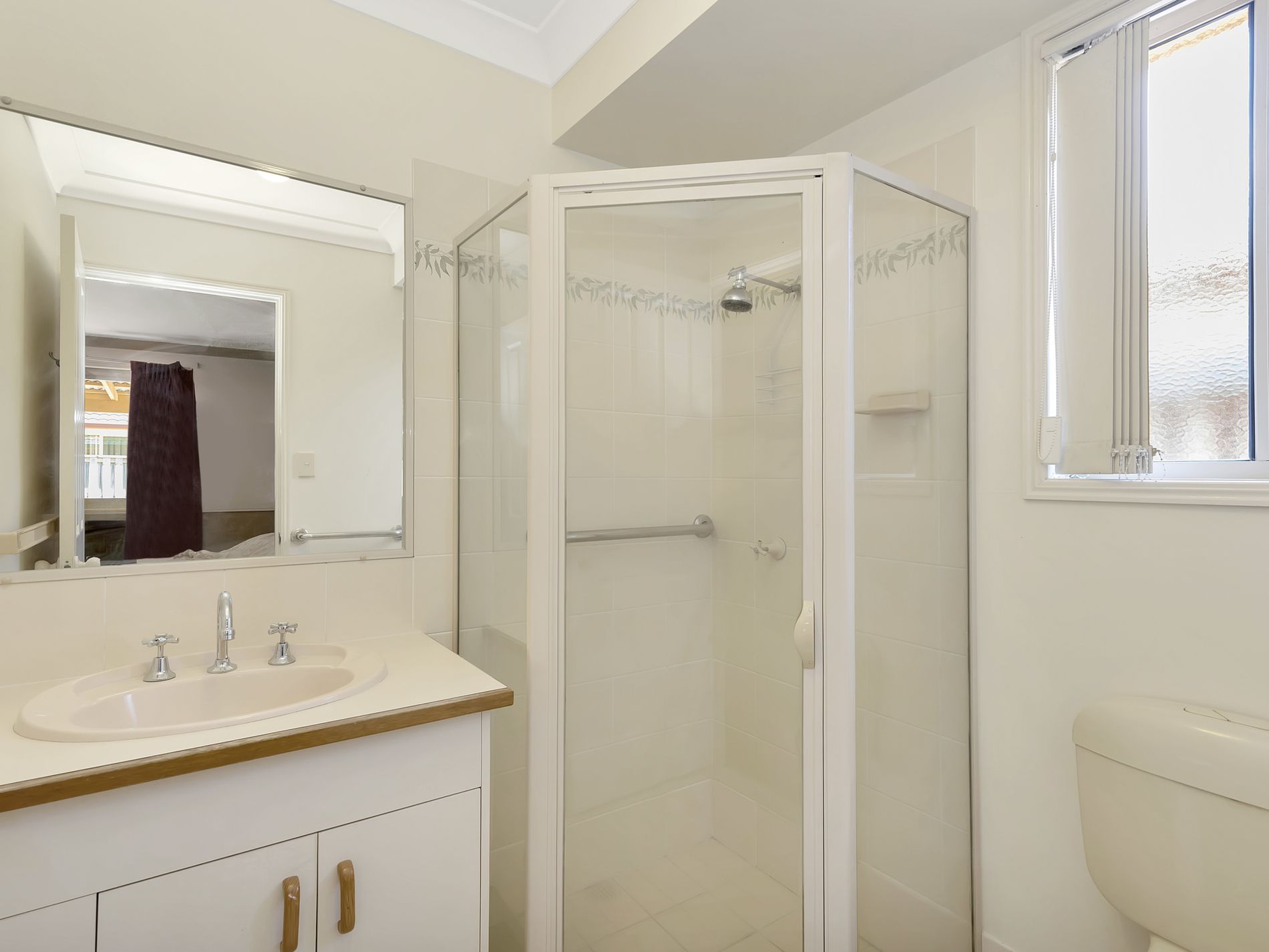 1 / 79 Avondale Drive, Banora Point