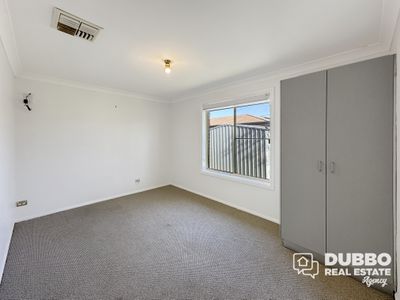 6 Tulloch Place, Dubbo
