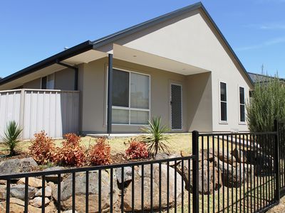 93 YARRALUMLA DR, Wodonga