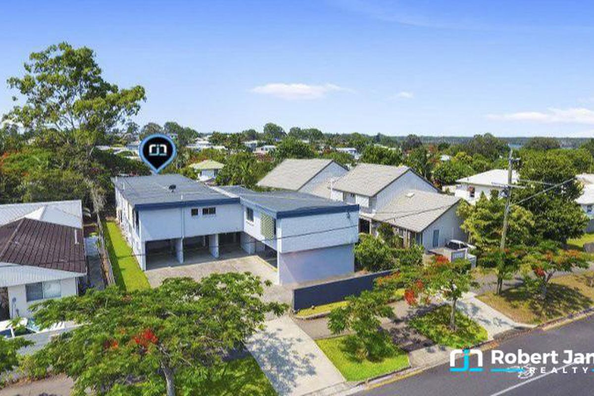 2 / 46 Poinciana Avenue, Tewantin